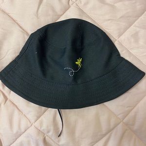 Black Bee bucket hat